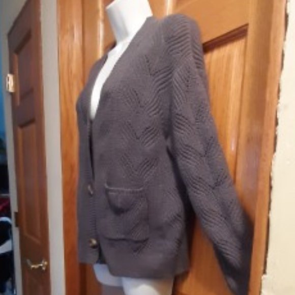 Button down sweater - Picture 2 of 6